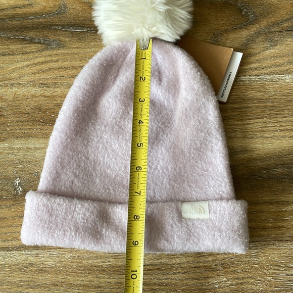 The North Face City Plush Pom Beanie in Lavender Fog NWT - Picture 8 of 11